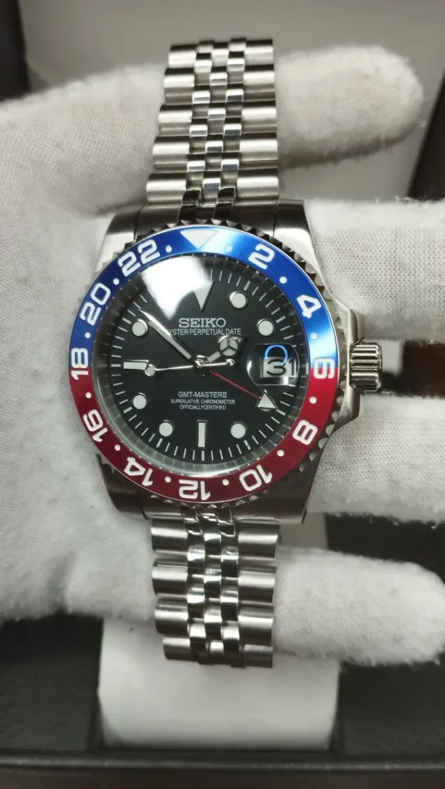 Reloj Seiko Mod GMT-Master II Pepsi Rojo Azul