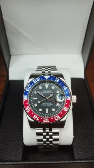 Reloj Seiko Mod GMT-Master II Pepsi Rojo Azul