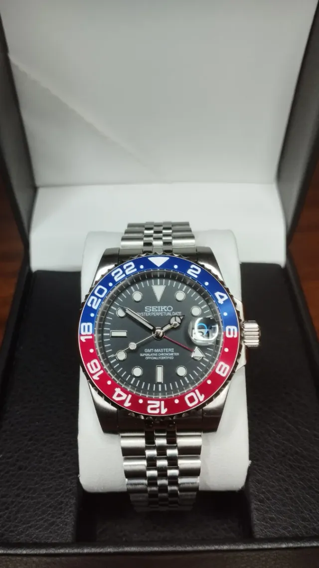 Reloj Seiko Mod GMT-Master II Pepsi Rojo Azul