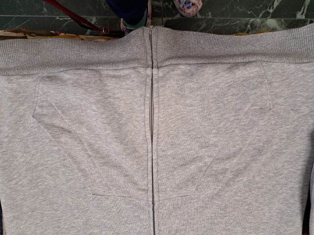 Felpa Adidas con cappuccio grigia