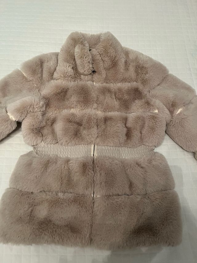 Chaqueta beige de pelo nueva