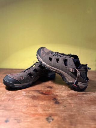 Sandalias Salomon Marrones