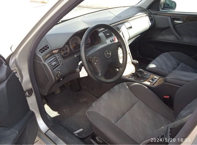 Mercedes-Benz Clase E240