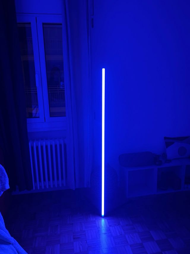 Lámpara LED Esquinera Multicolor