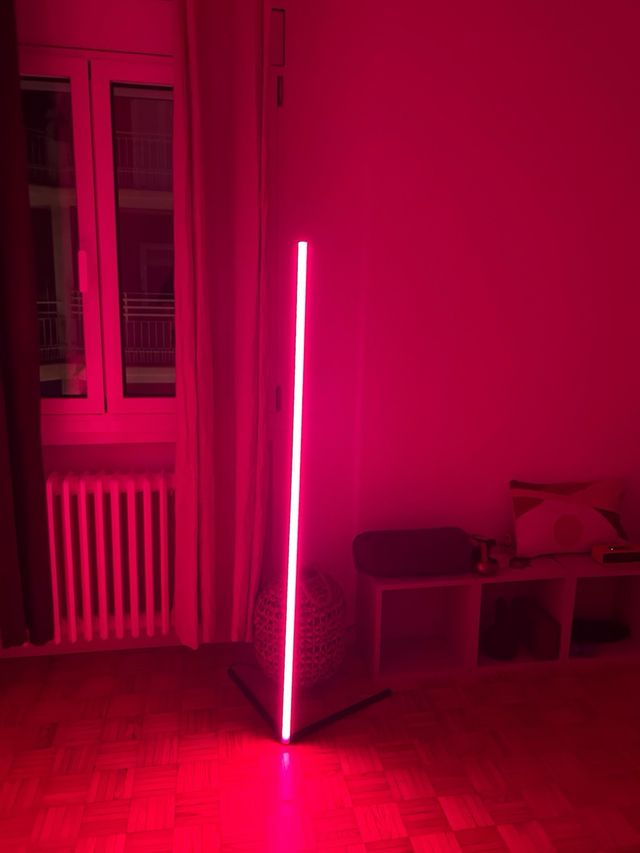 Lámpara LED Esquinera Multicolor