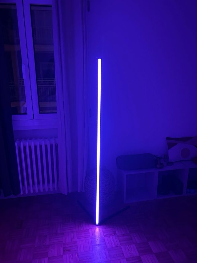 Lámpara LED Esquinera Multicolor