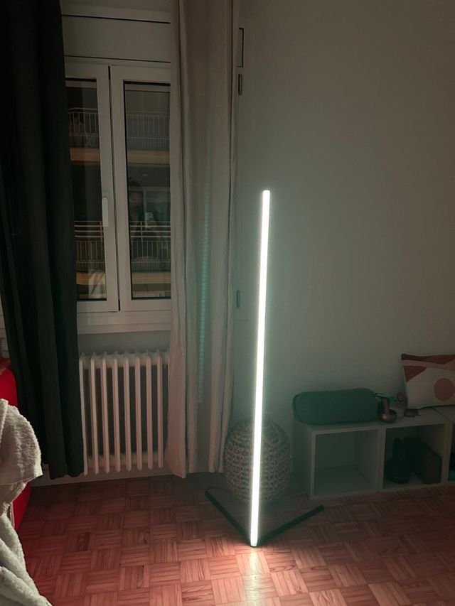 Lámpara LED Esquinera Multicolor