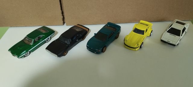 Hot Wheels Car Culture Pop Race