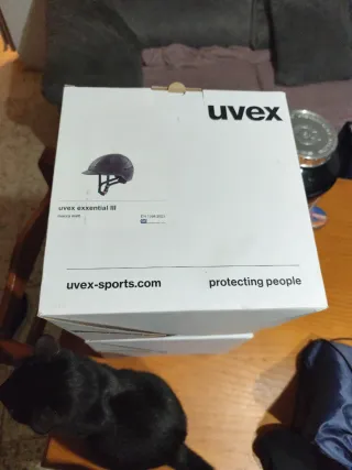 Casco hípica Uvex Exxential III nuevo