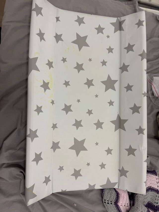 Cambiador de bebé blanco