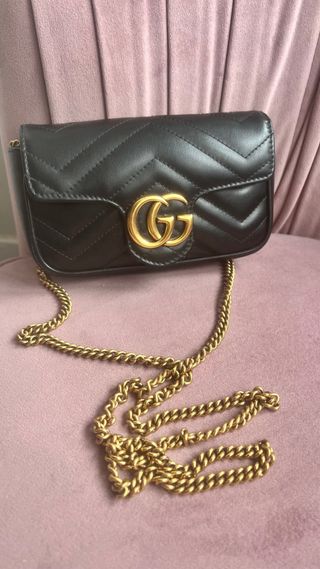 Bolso Gucci Negro GG Marmont Pequeño Con factura
