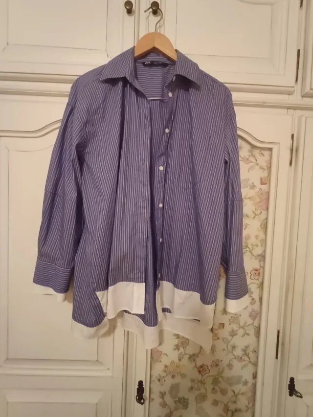 Camisa oversize Zara rayas azul y blanco