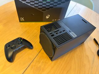 Xbox Series X 1TB Negra + Mando