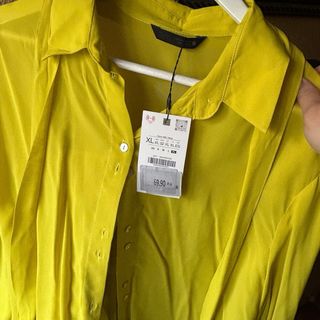 Camisa color lima con lazada