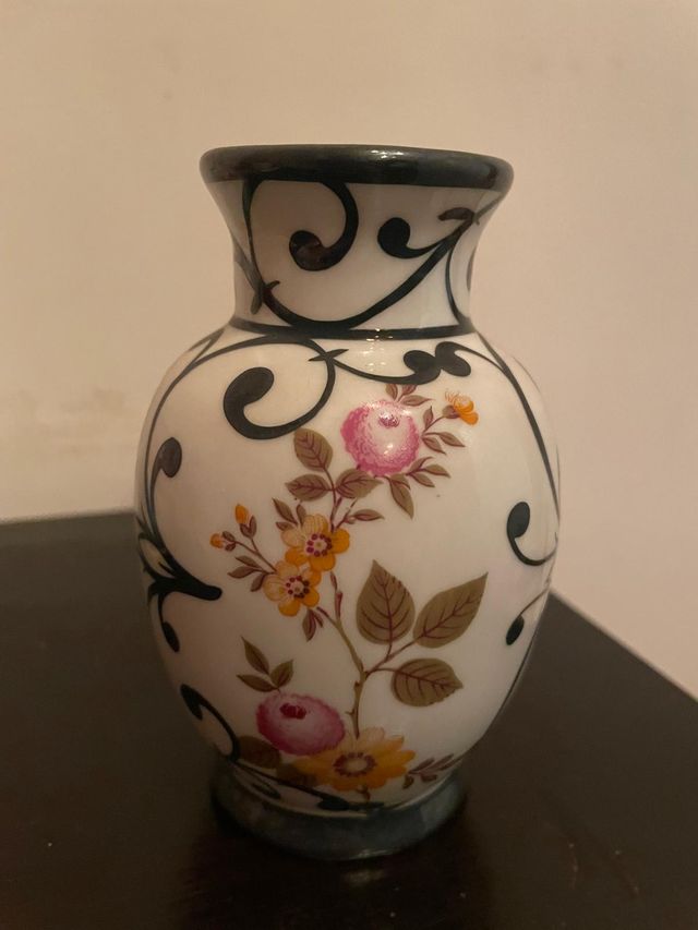 Lote de cerámica antigua y piezas decorativas