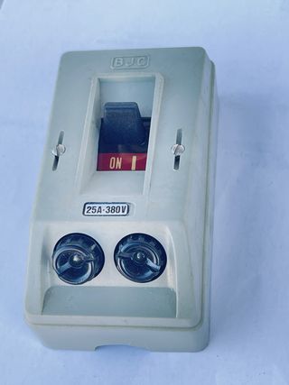 Interruptor BJC 25A 380V con fusibles