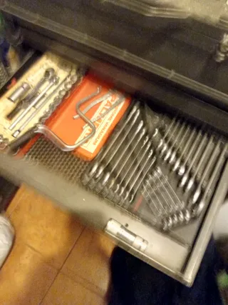 Caja de herramientas metálica