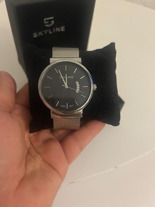 Reloj Skyline Negro y Plateado