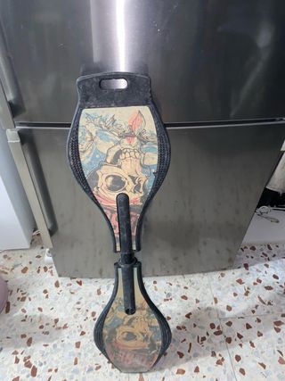 Patineta Waveboard con diseño de calavera