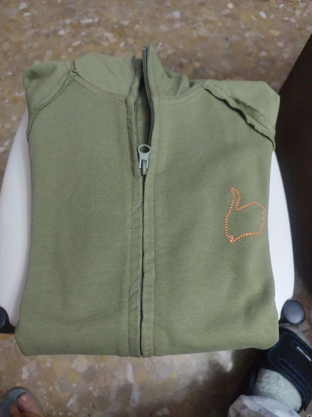 Chaqueta verde con cremallera y logo de BULTACO