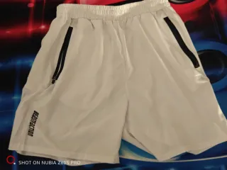 Pantalón corto deportivo blanco