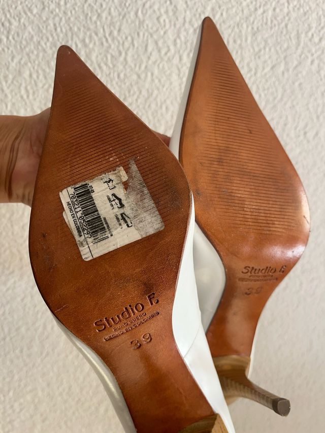 Zapatos de piel blancos Studio F T39