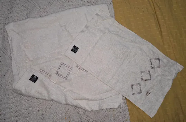 Juego 3 toallas Pierre Balmain sin estrenar