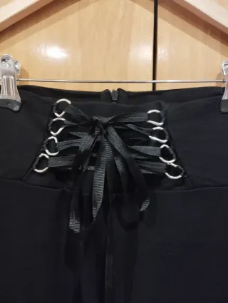 Falda lápiz negra cintura alta