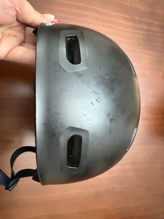 Casco patinete negro