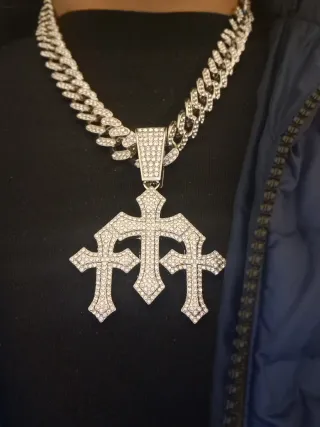 Cadena Cubana con Colgante Cruz Brillante