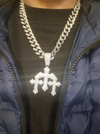 Cadena Cubana con Colgante Cruz Brillante