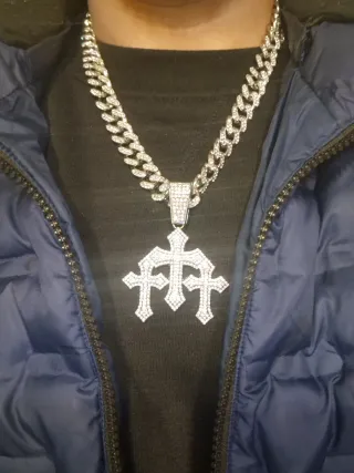 Cadena Cubana con Colgante Cruz Brillante