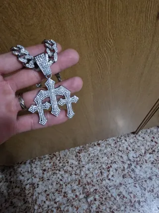 Cadena Cubana con Colgante Cruz Brillante