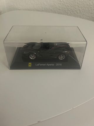 Coche de colección Ferrari LaFerrari Aperta 2016