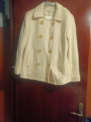 Abrigo corto mujer beige