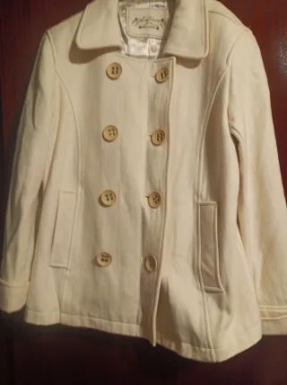 Abrigo corto mujer beige