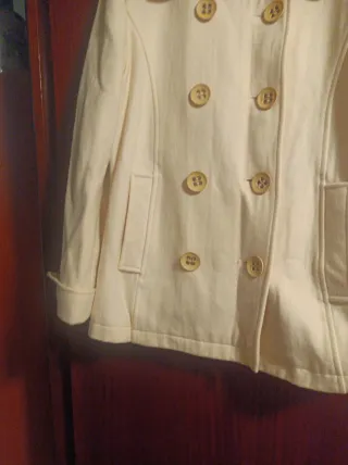 Abrigo corto mujer beige