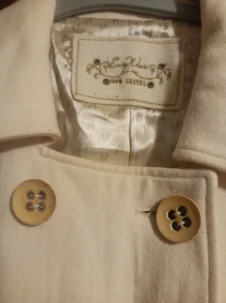 Abrigo corto mujer beige