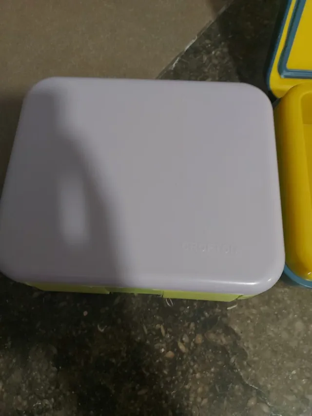 Fiambrera infantil con compartimentos