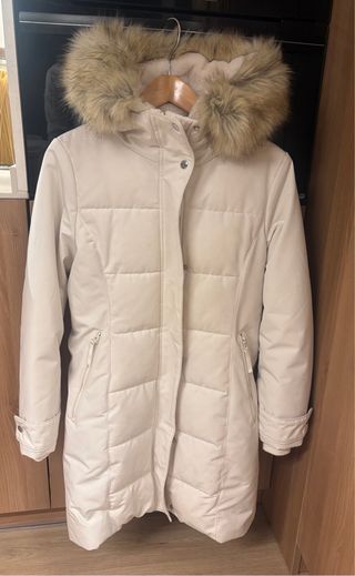 Cazadora invierno beige con capucha