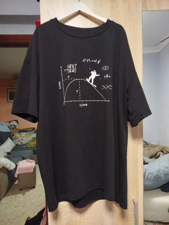 Camiseta negra Astronauta matematico/fisico