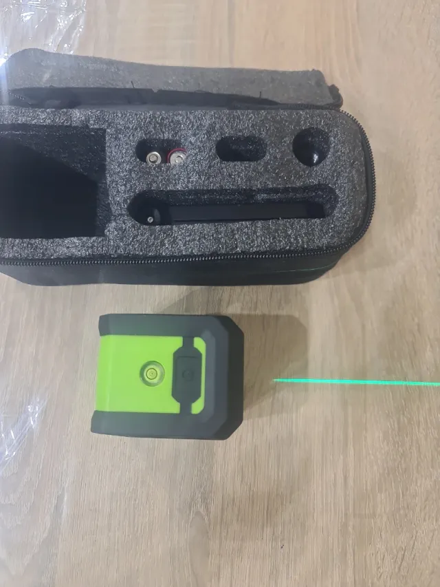 Nivel Láser Verde C/ Estuche