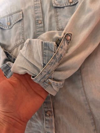 Camisa vaquera Stradivarius de tela fina