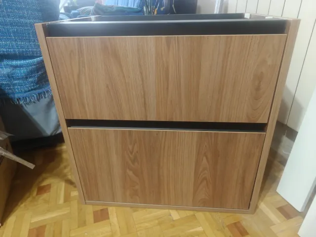 Mueble Flotante lavabo de baño madera y metal.