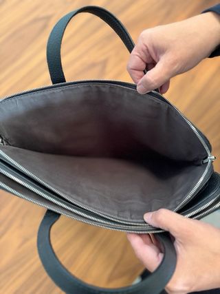 Bolso Boss Negro Piel