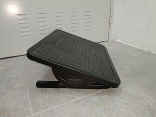 Reposapiés ergonómico para escritorio