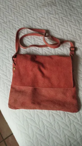 Bolso de ante coral