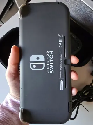 Nintendo Switch Lite Grigia + Custodia