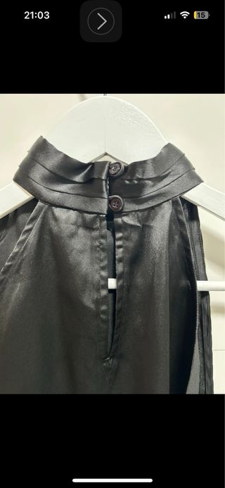 Blusa negra sin mangas