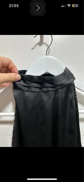 Blusa negra sin mangas